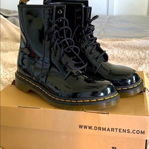 Dr. Marten Patent Lamper boots in Black